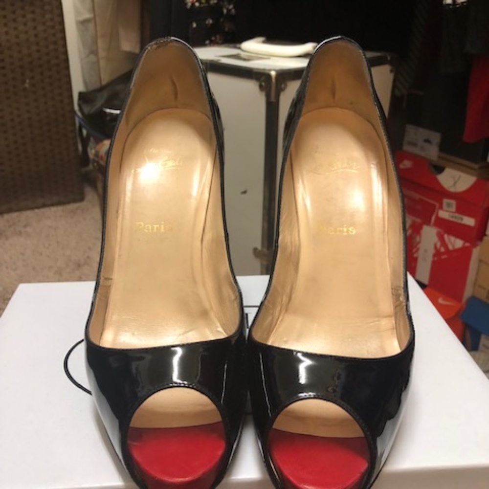 Christian Louboutin New Very Prive Patent Shoe Size 41